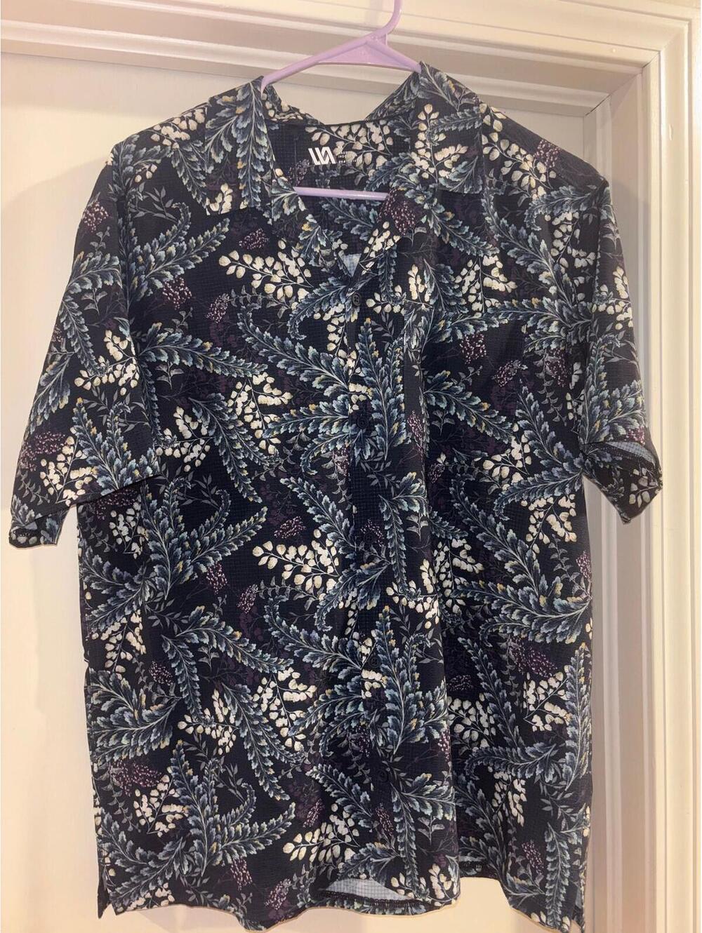 VRST Resort Floral Button Front Shirt Navy Multi Stretch Performance Medium NWT
